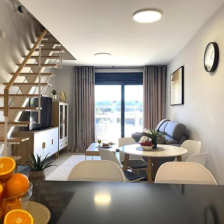 Magnifico Penthouse En Flamenca Village Apartment *